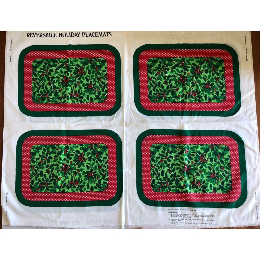 Vtg Christmas Placemat Fabric Set Of 4 Holly Leaves And Berries Spring Mill Read